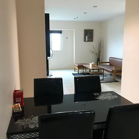 Queen Victoria Apartment Batam Szoba fotó